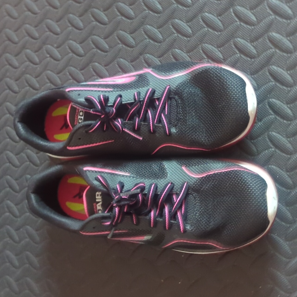 Sketchers running shoes